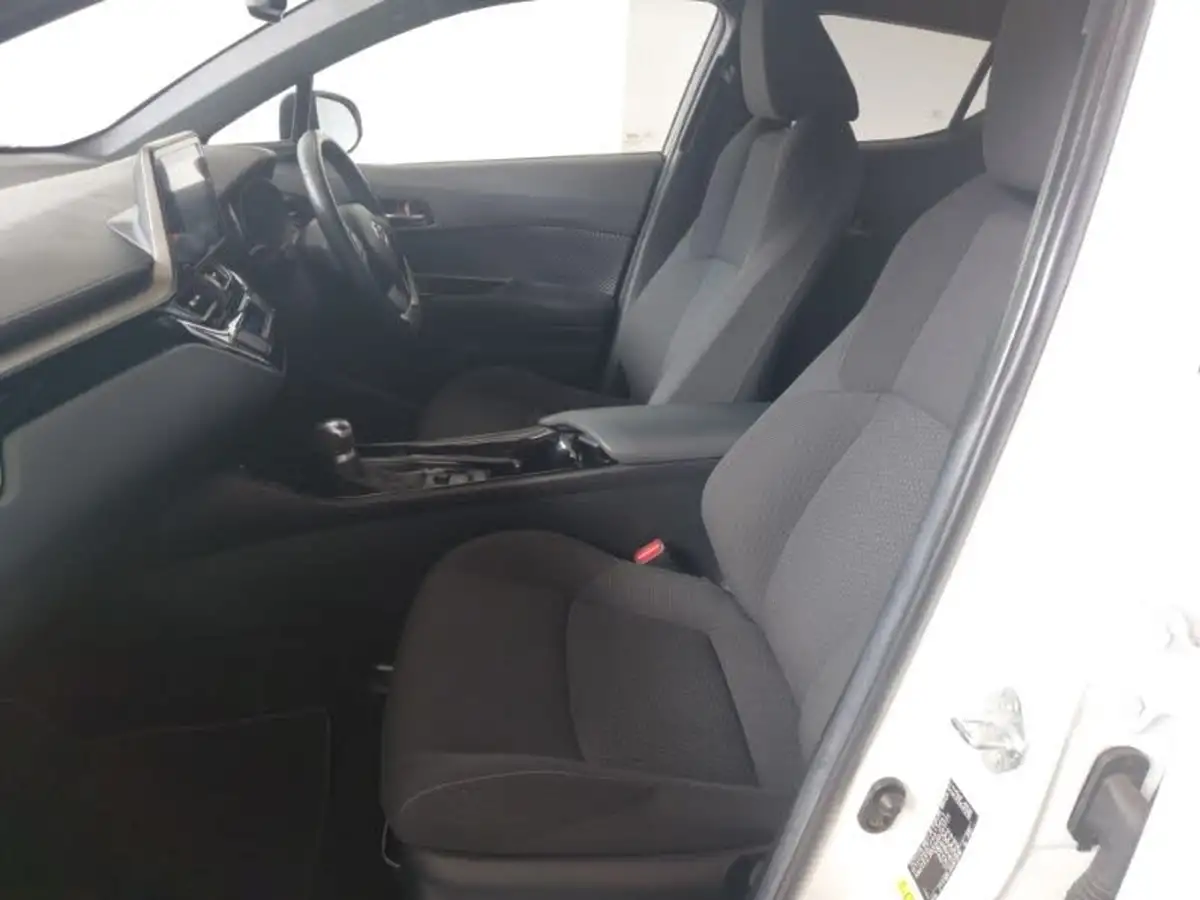 2019-toyota-c-hr-18-vvt-i-design-big-4