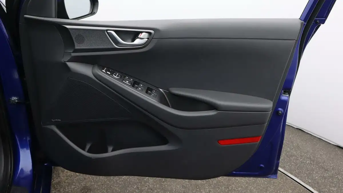 2022-hyundai-ioniq-16-gdi-premium-hybrid-big-15