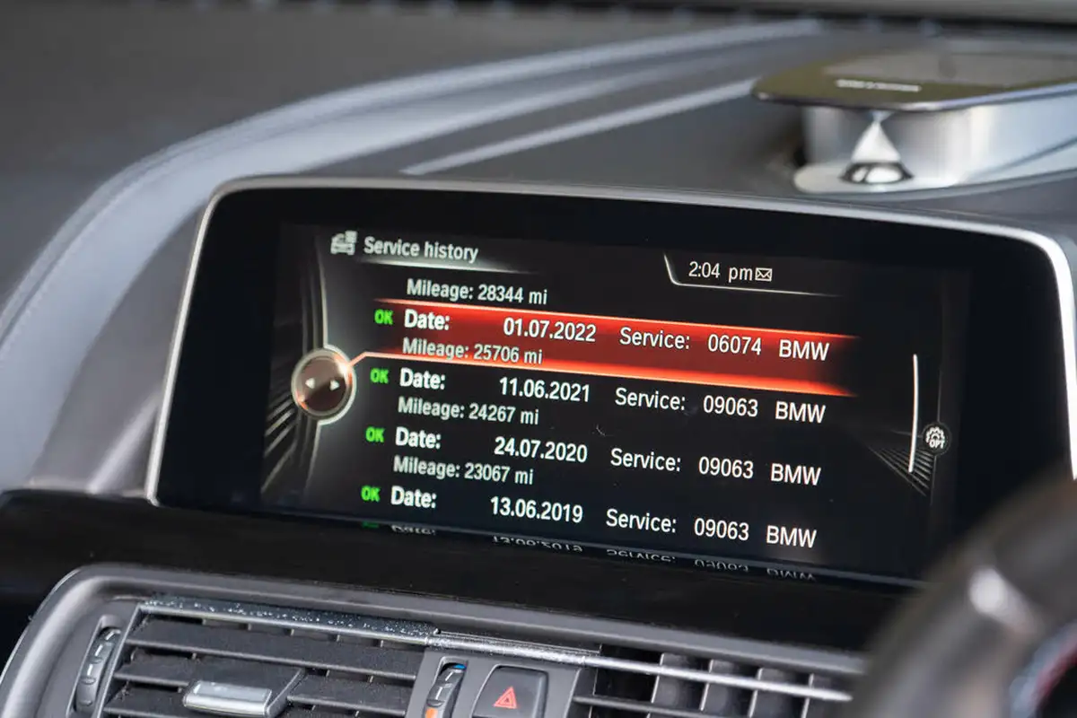 2015-bmw-6-series-44-m6-575bhp-convertible-2d-big-17