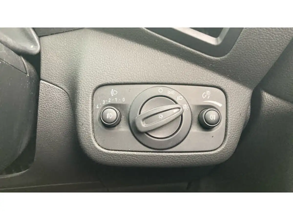 2016-ford-c-max-15tdci-titanium-big-22