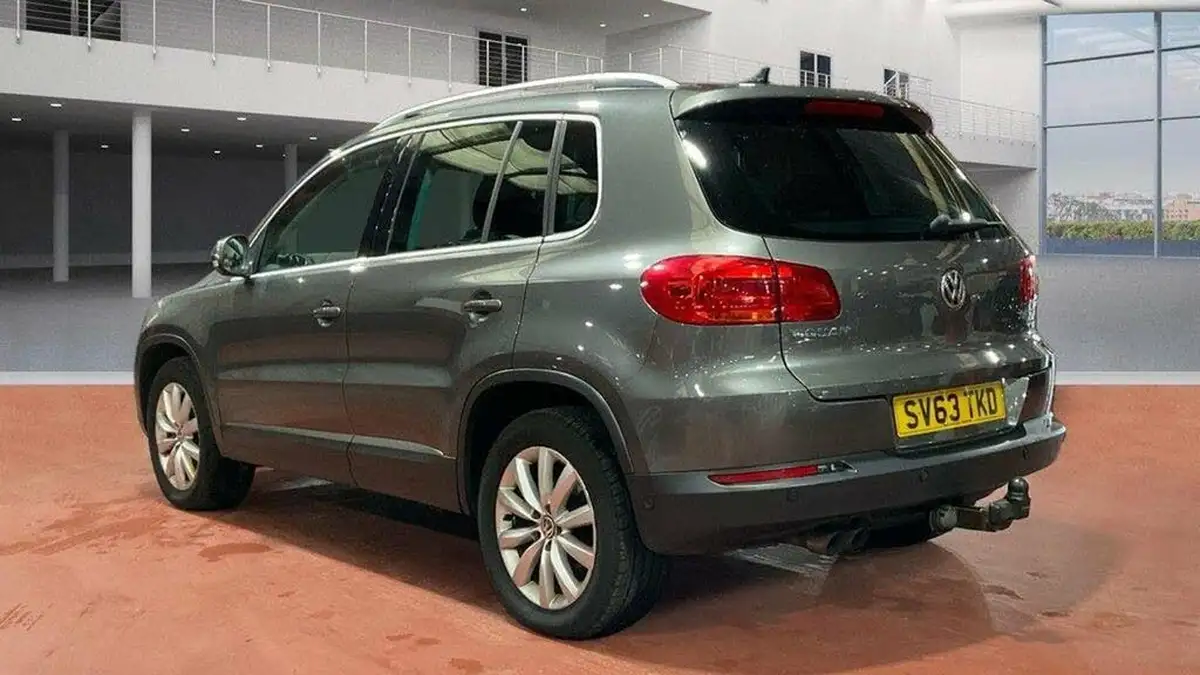 2013-volkswagen-tiguan-20tdi-match-140ps-4wd-dsg-big-2