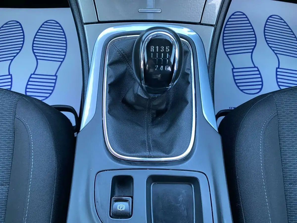 2017-vauxhall-insignia-20cdti-design-nav-ecoflex-blueinjection-ss-big-32