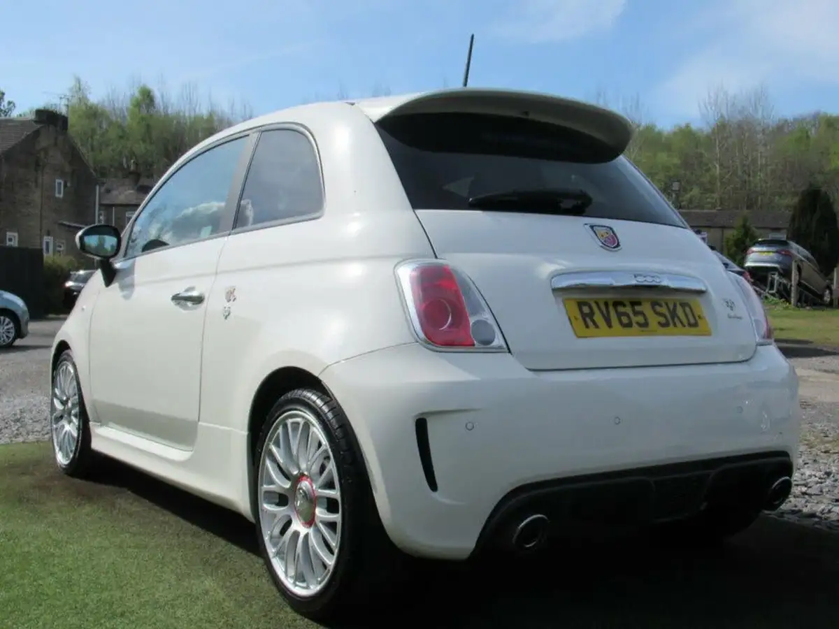 2015-abarth-500-14-tjet-595-turismo-160bhp-big-28