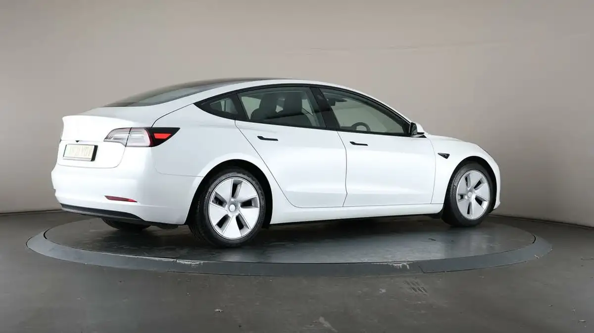2021-tesla-model-3-e-long-range-4x4-big-7