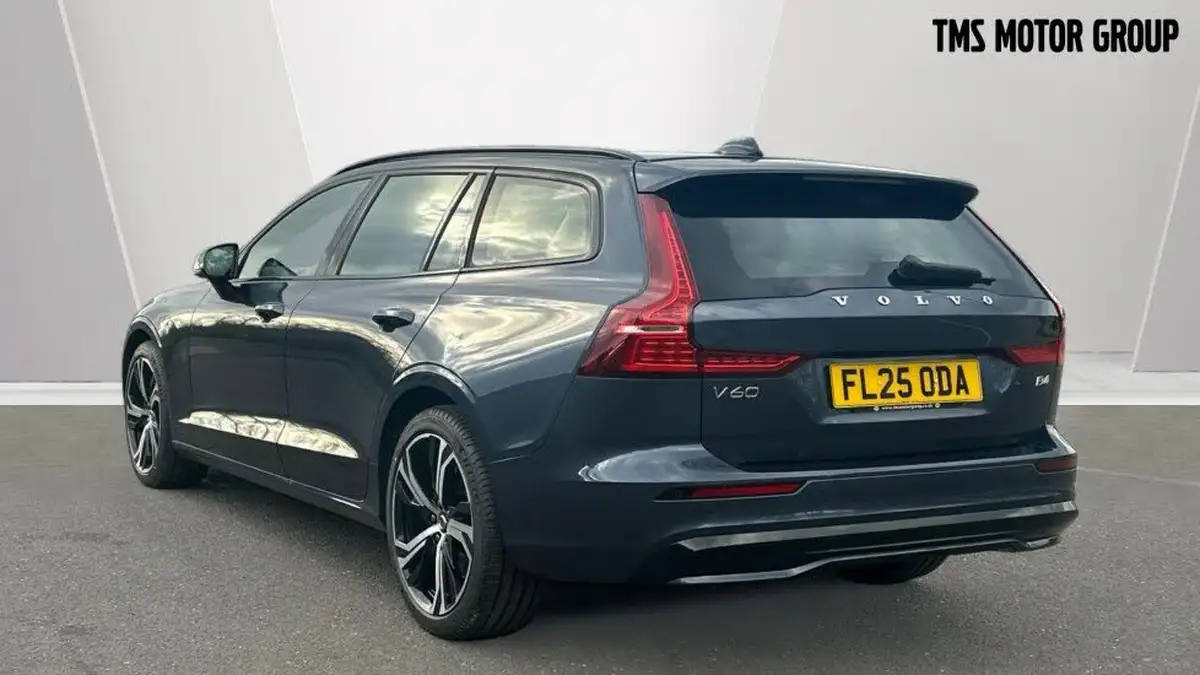 2025-volvo-v60-20-b4-plus-station-wagon-big-1