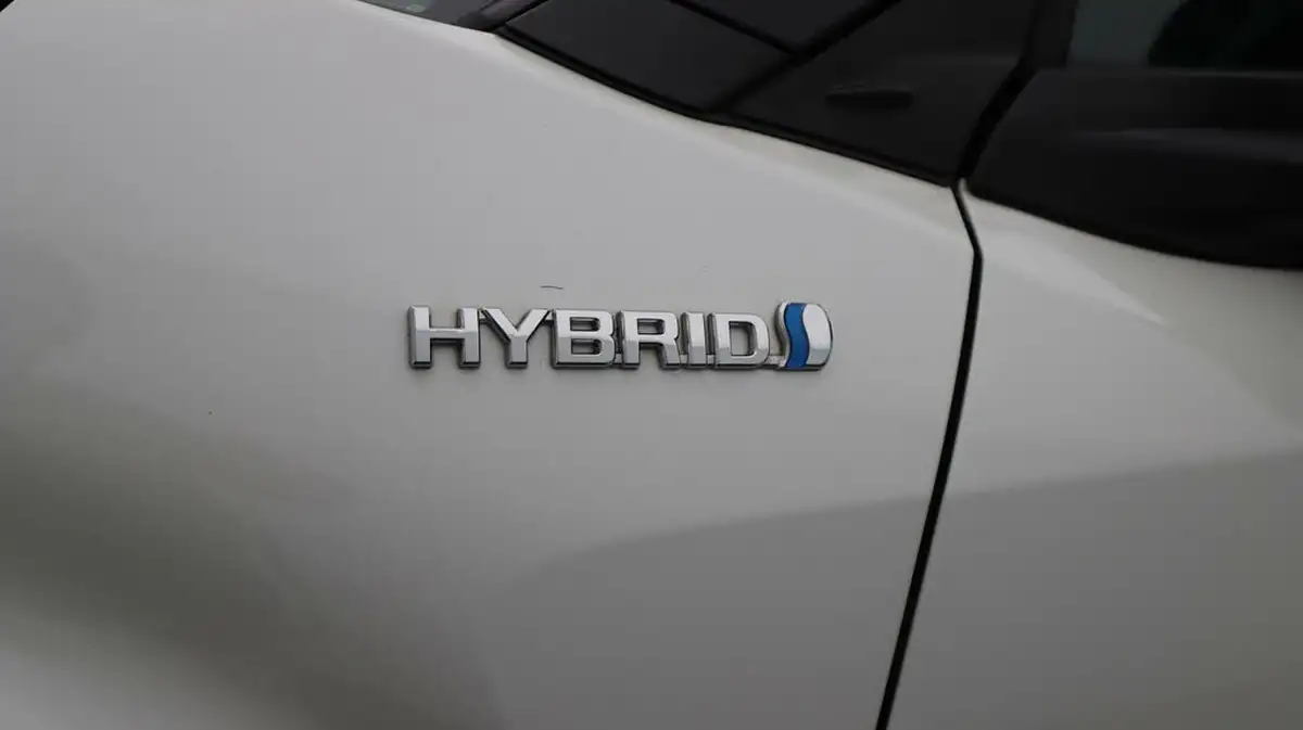 2022-toyota-c-hr-18-vvt-i-gr-sport-big-20
