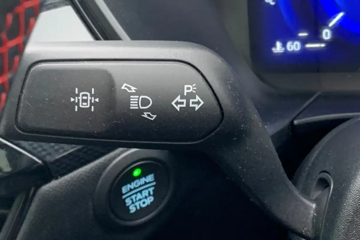 2023-ford-kuga-big-39