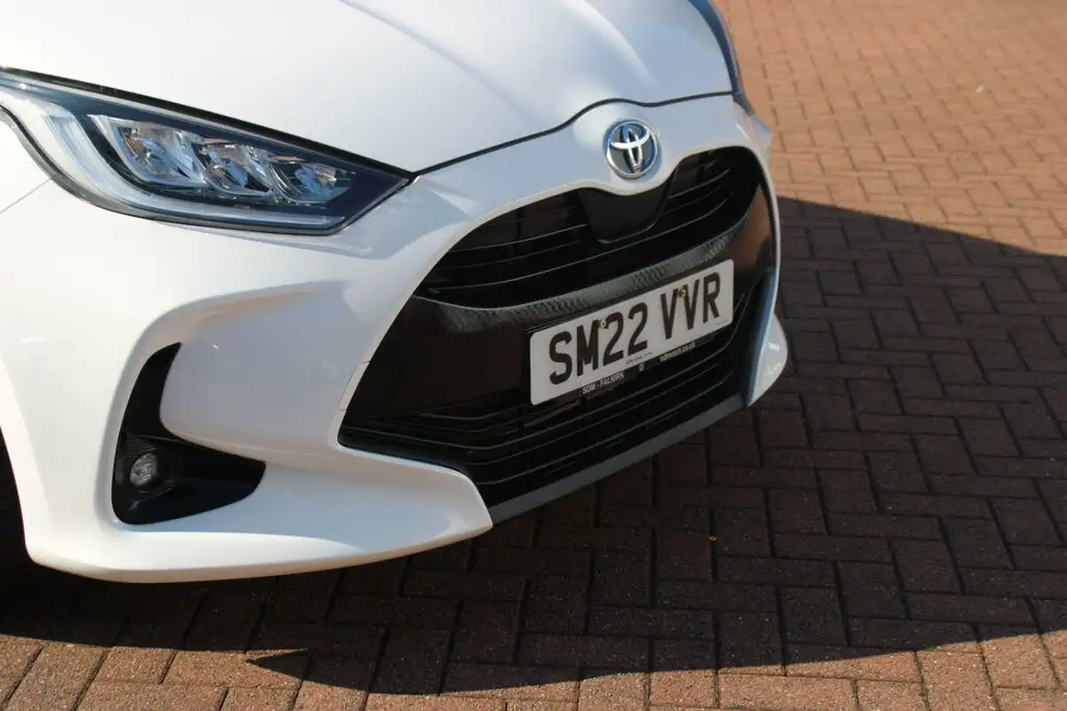 2022-toyota-yaris-15-vvt-i-design-big-2