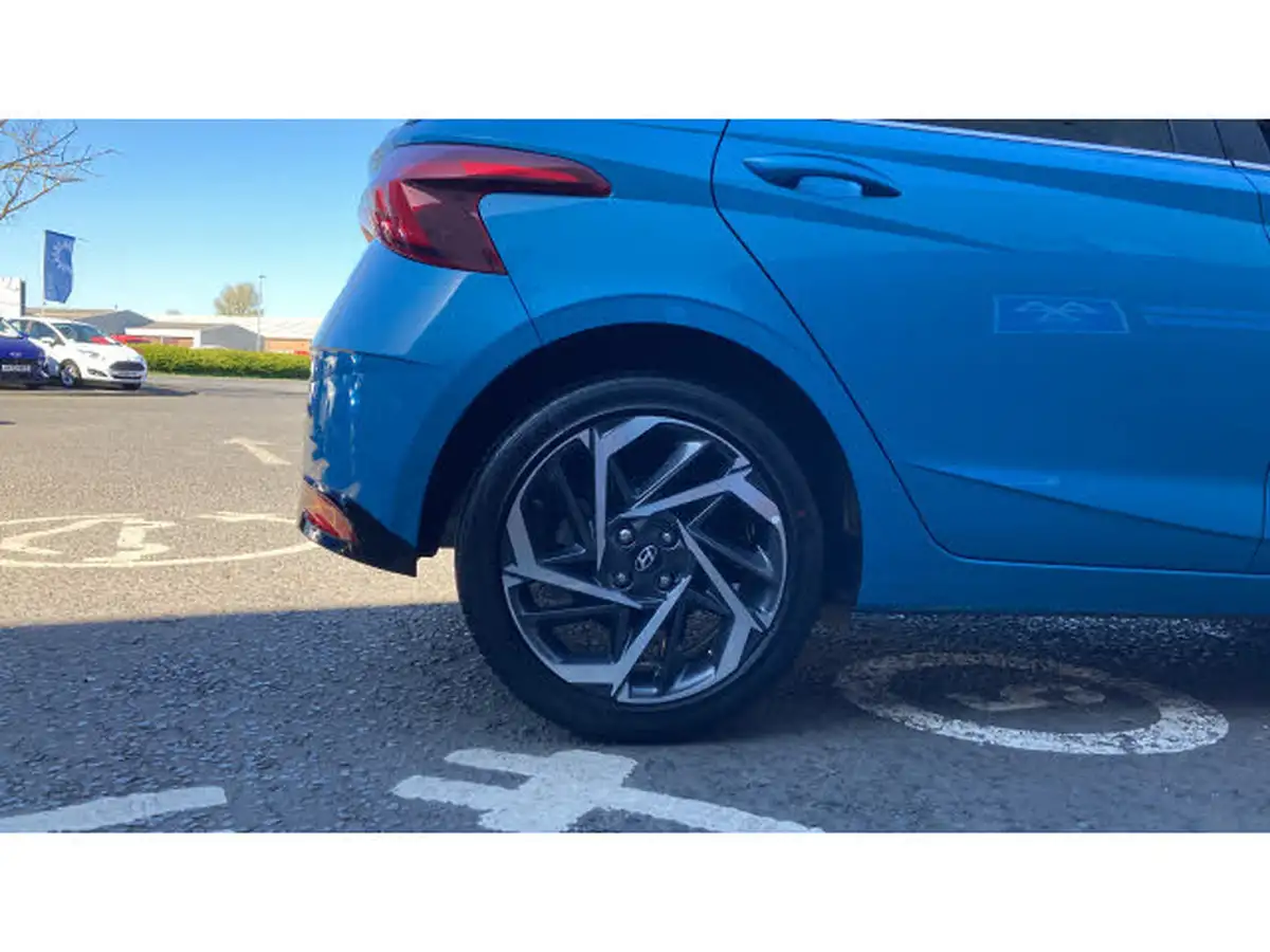 2022-hyundai-i20-10-t-gdi-premium-eclutch-imt-big-6