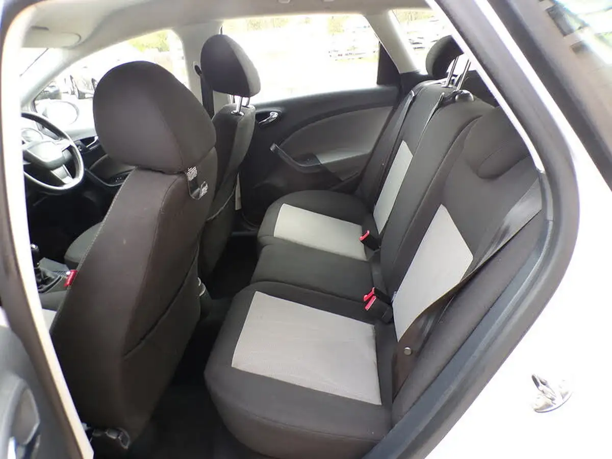 2012-seat-ibiza-16td-se-105-st-estate-5d-big-16