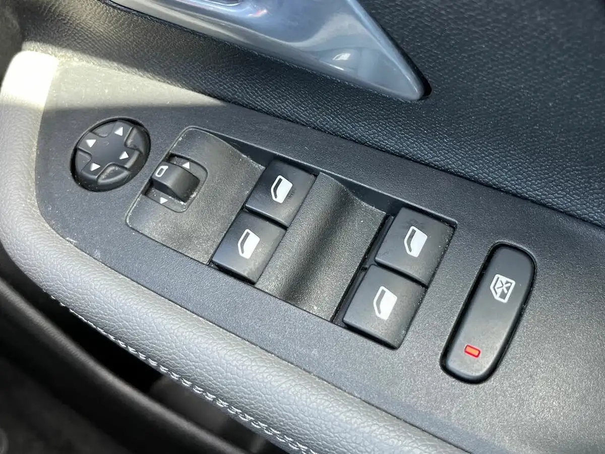 2022-vauxhall-mokka-12-elite-edition-100ps-big-26