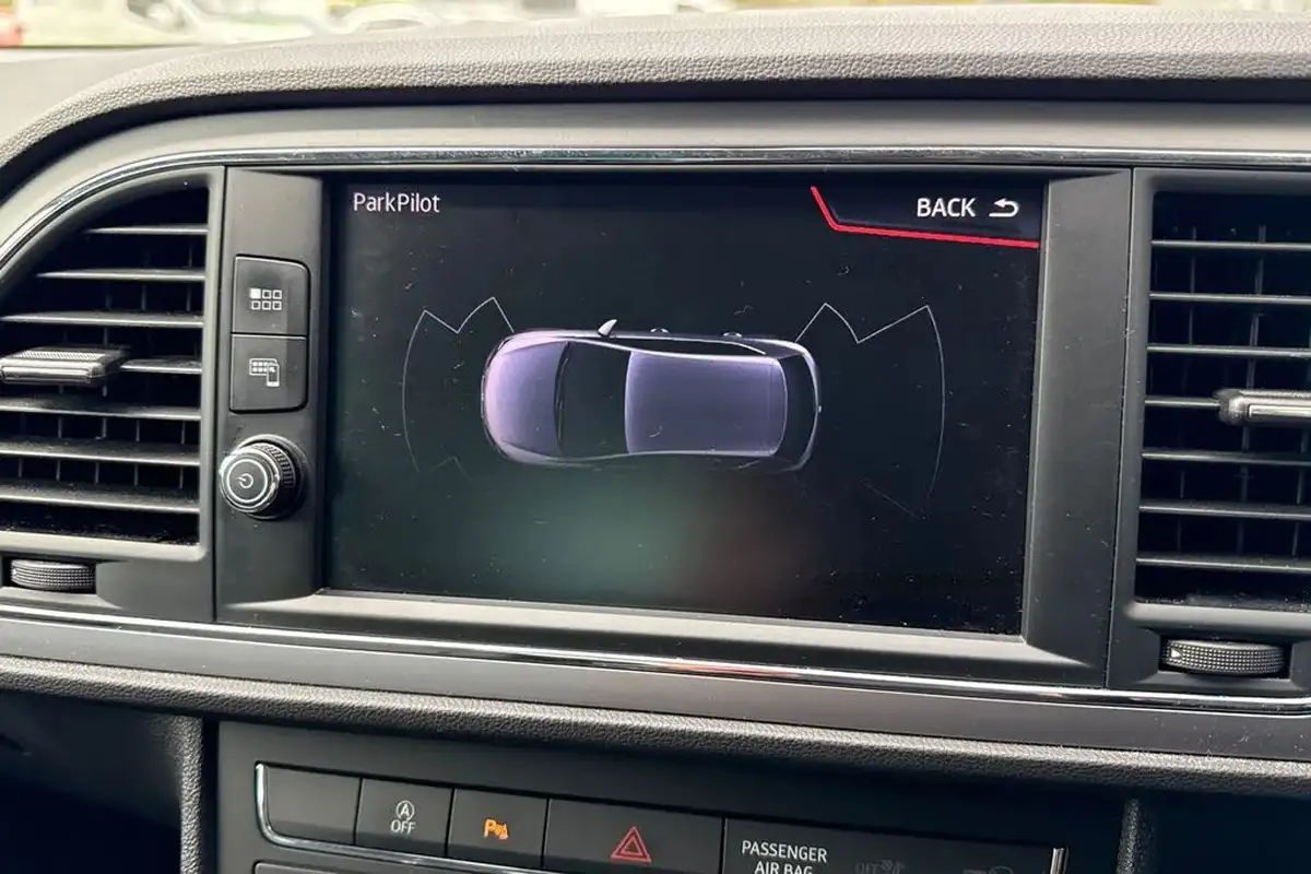 2019-seat-leon-16tdi-se-dynamic-ss-hatchback-big-60