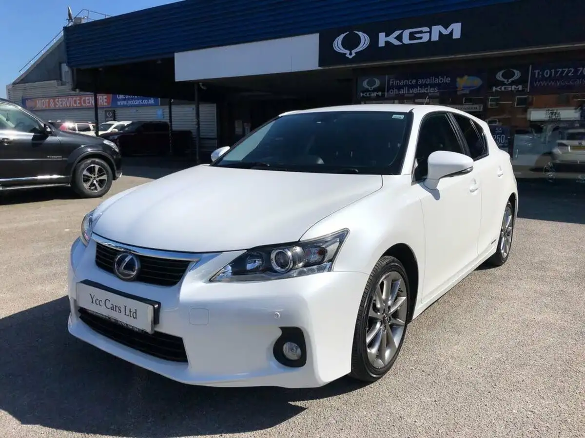 2014-lexus-ct-200h-18-advance-big-9