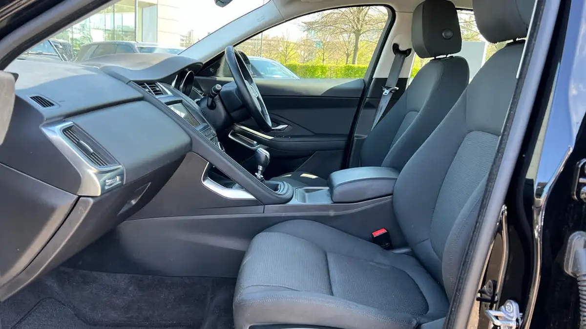 2019-jaguar-e-pace-20-i4d-150ps-big-2