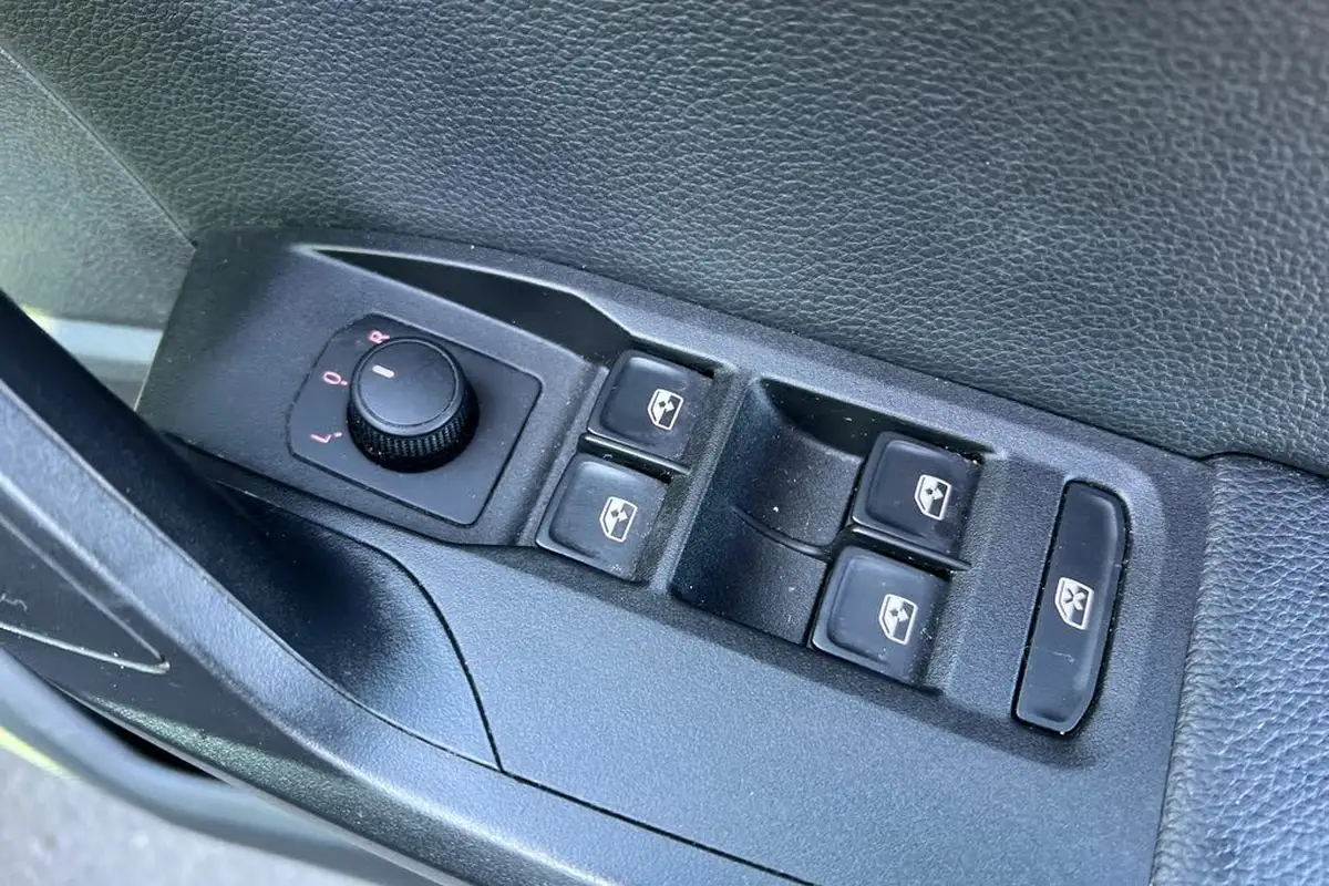 2022-seat-arona-10-tsi-fr-edition-big-18