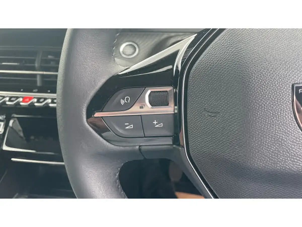 2024-peugeot-208-12-puretech-allure-big-22