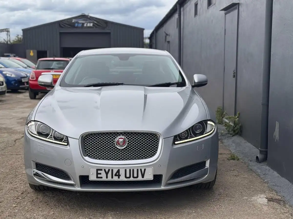 2014-jaguar-xf-22td-luxury-163ps-saloon-4d-big-1