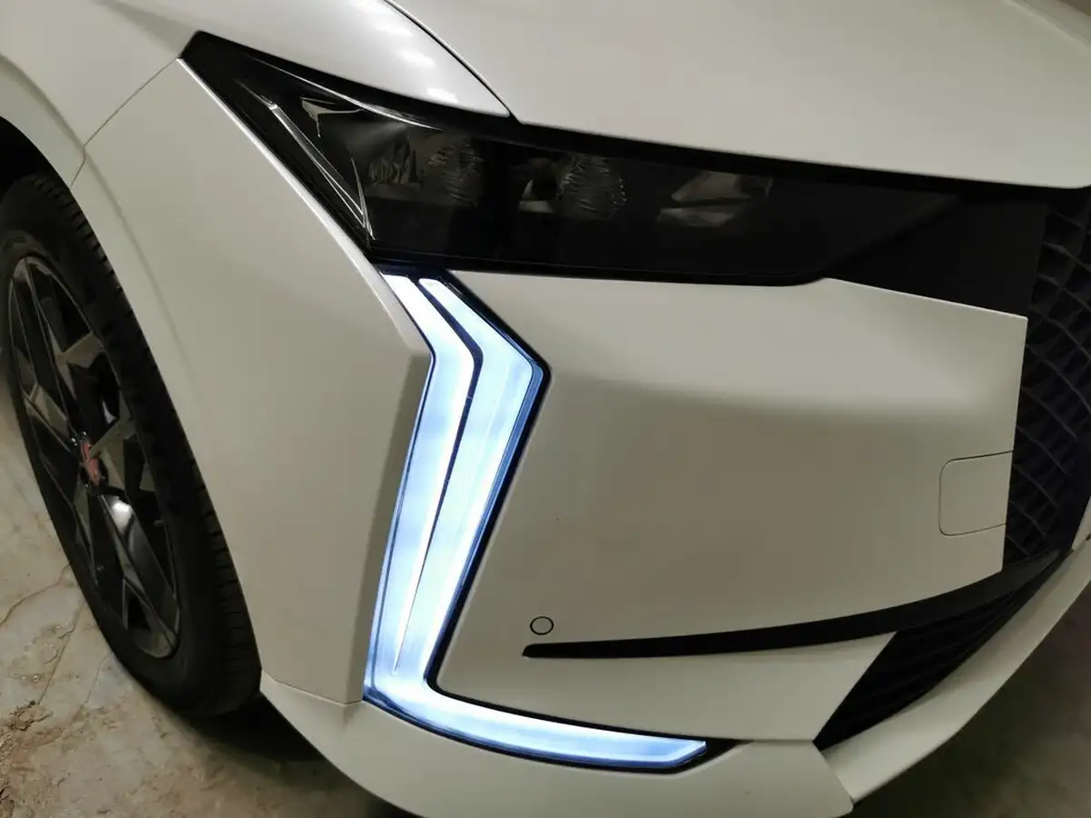 2022-ds-ds-4-e-tense-performance-line-big-20