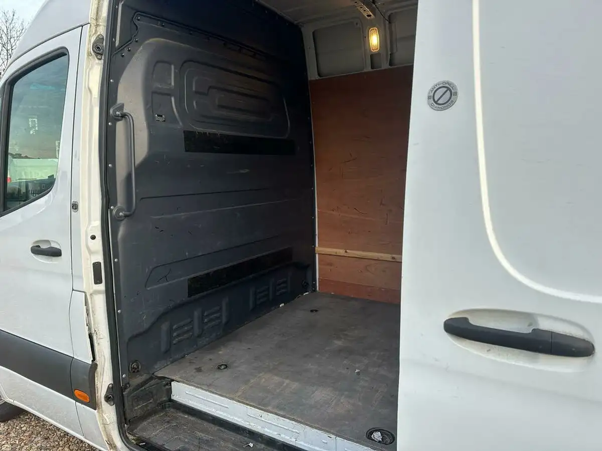 2018-mercedes-benz-sprinter-21cdi-311-l2h1-panel-van-rwd-eco-gear-360-big-27