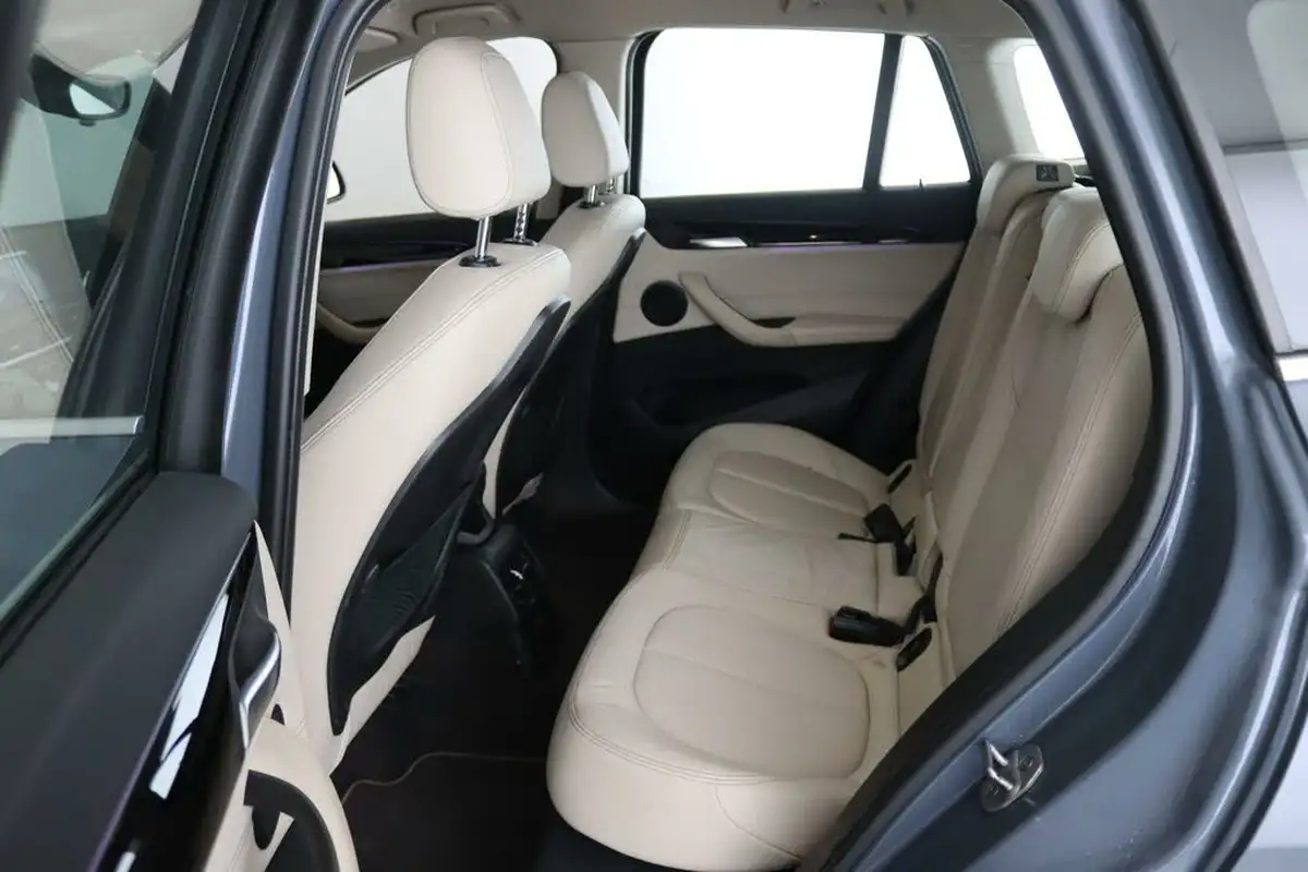 2019-bmw-x1-15-sdrive18i-xline-big-11