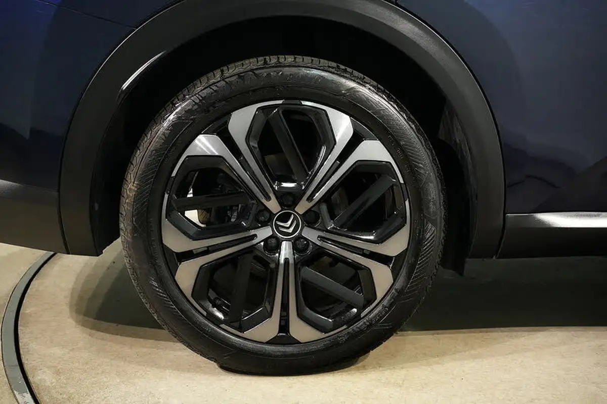 2024-citroen-c5-x-16-puretech-hypnos-big-14