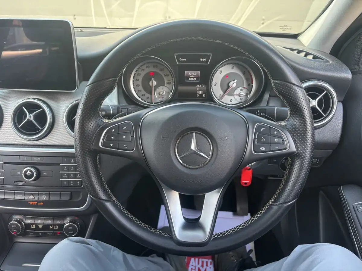 2016-mercedes-benz-gla-class-21d-gla-200d-sport-ss-7g-dct-big-17