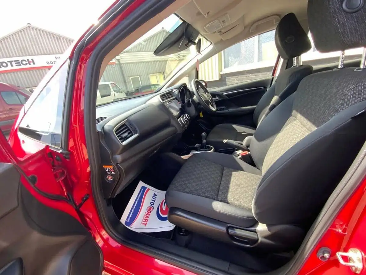 2016-honda-jazz-13-i-vtec-se-big-37