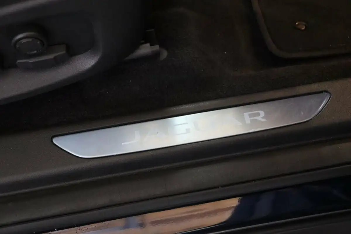 2024-jaguar-e-pace-15-p160-r-dynamic-s-big-37