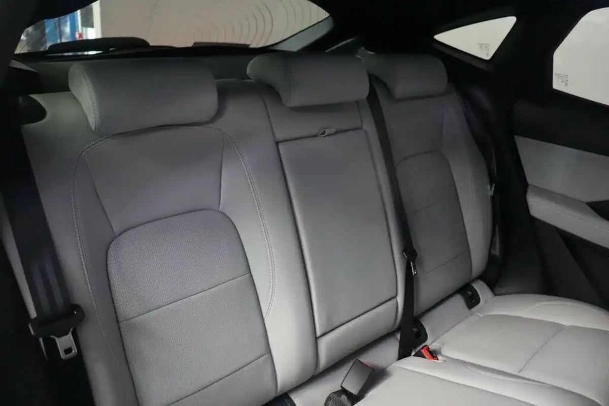 2024-jaguar-e-pace-15-p160-r-dynamic-s-big-33