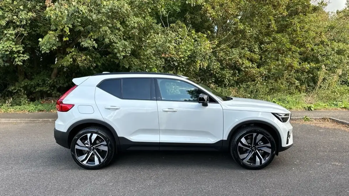 2024-volvo-xc40-20-b4-r-design-pro-big-37
