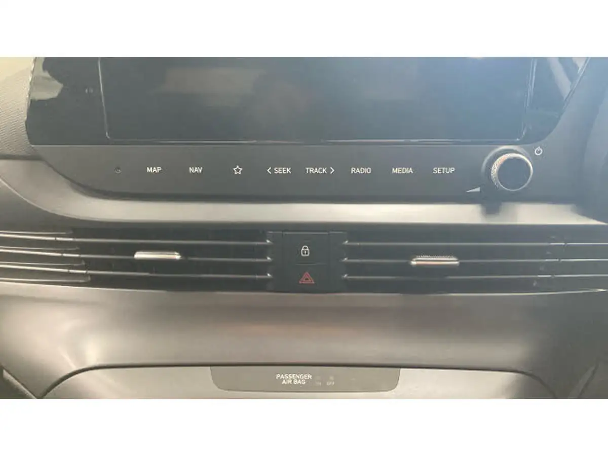 2025-hyundai-i20-10-t-gdi-advance-big-30