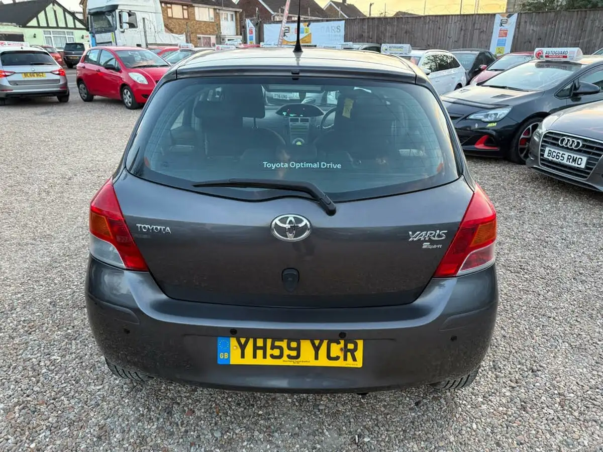 2009-toyota-yaris-133-t-spirit-5d-mmt-big-10