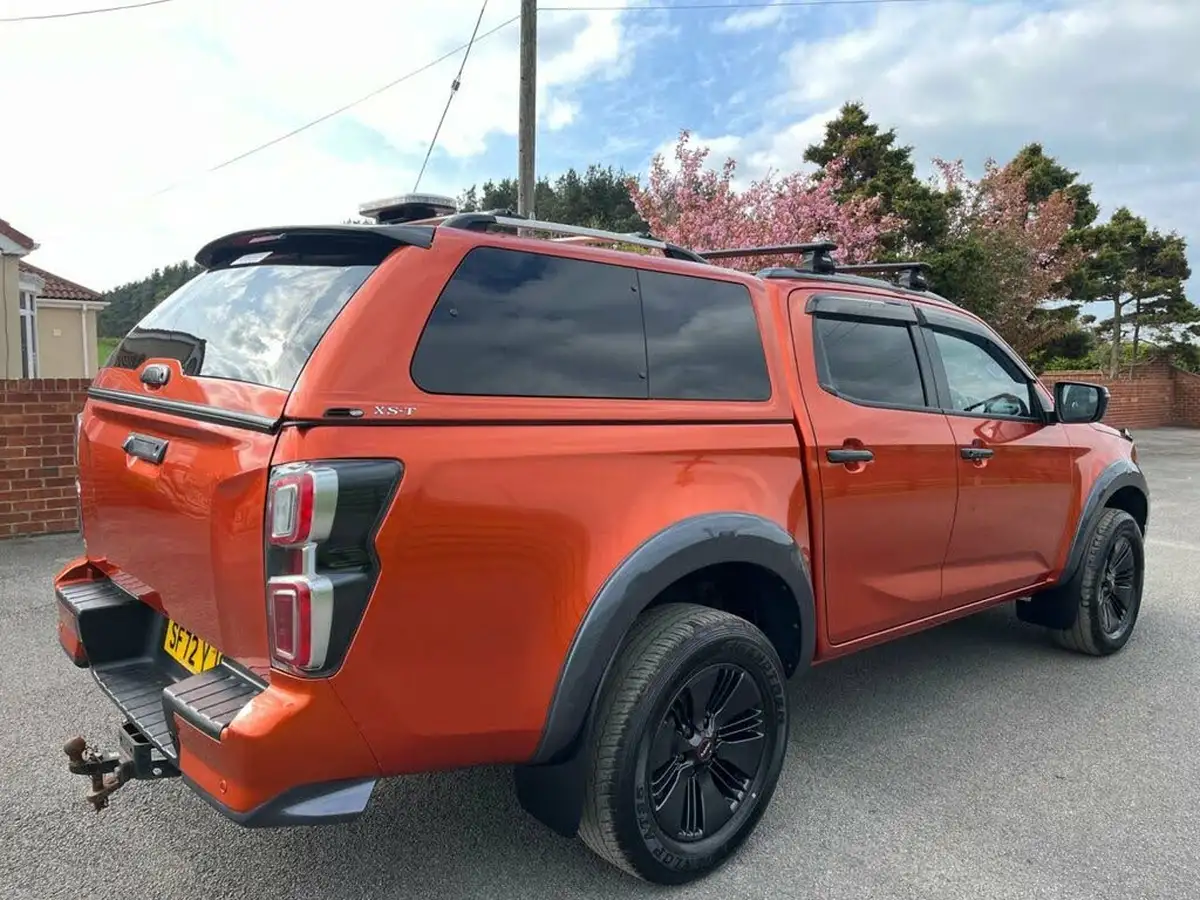 2022-isuzu-d-max-19td-v-cross-pick-up-auto-big-5