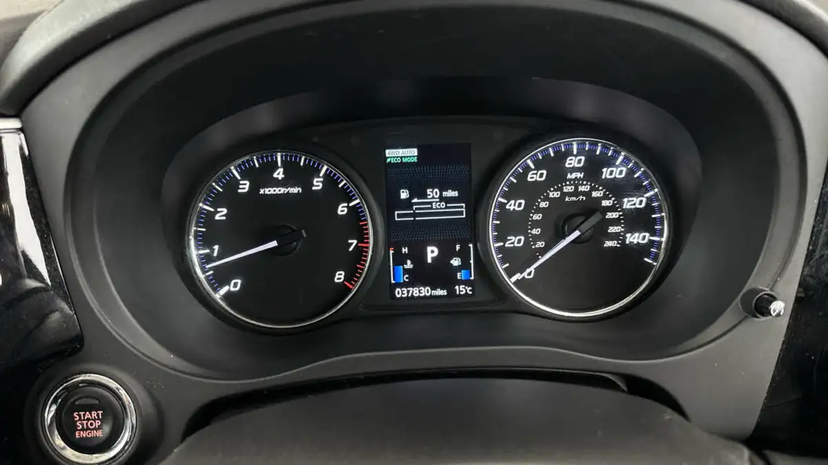 2019-mitsubishi-outlander-20-juro-7st-big-12