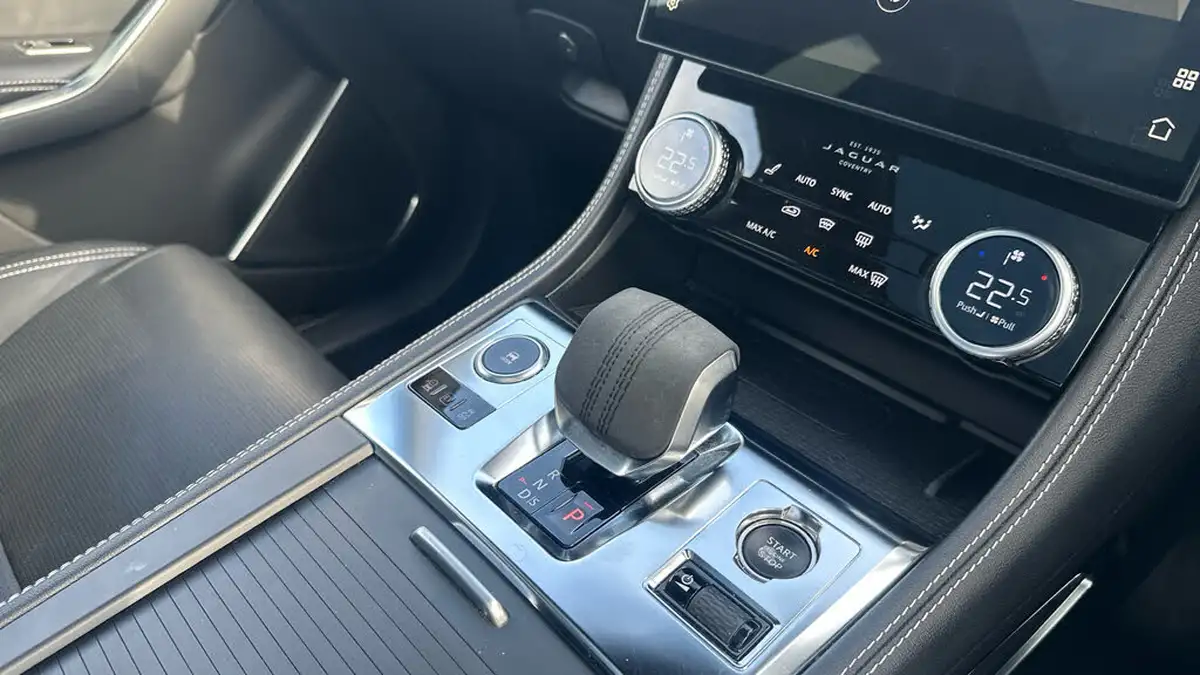 2023-jaguar-f-pace-20-p250-r-dynamic-hse-black-big-12