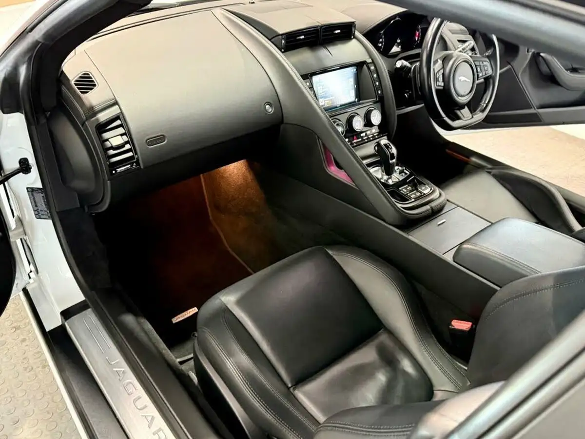 2015-jaguar-f-type-30-s-coupe-quickshift-big-29