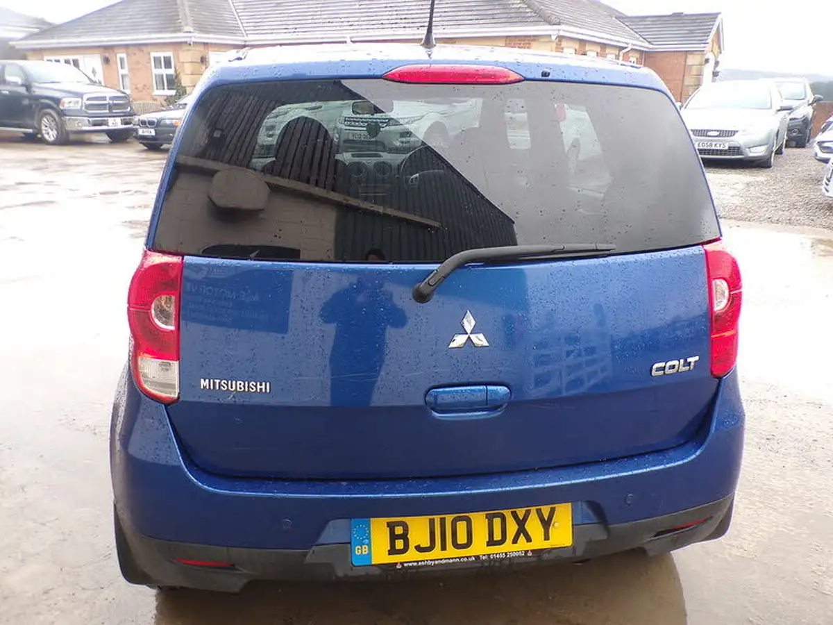 2010-mitsubishi-colt-13-cz2-5d-big-6