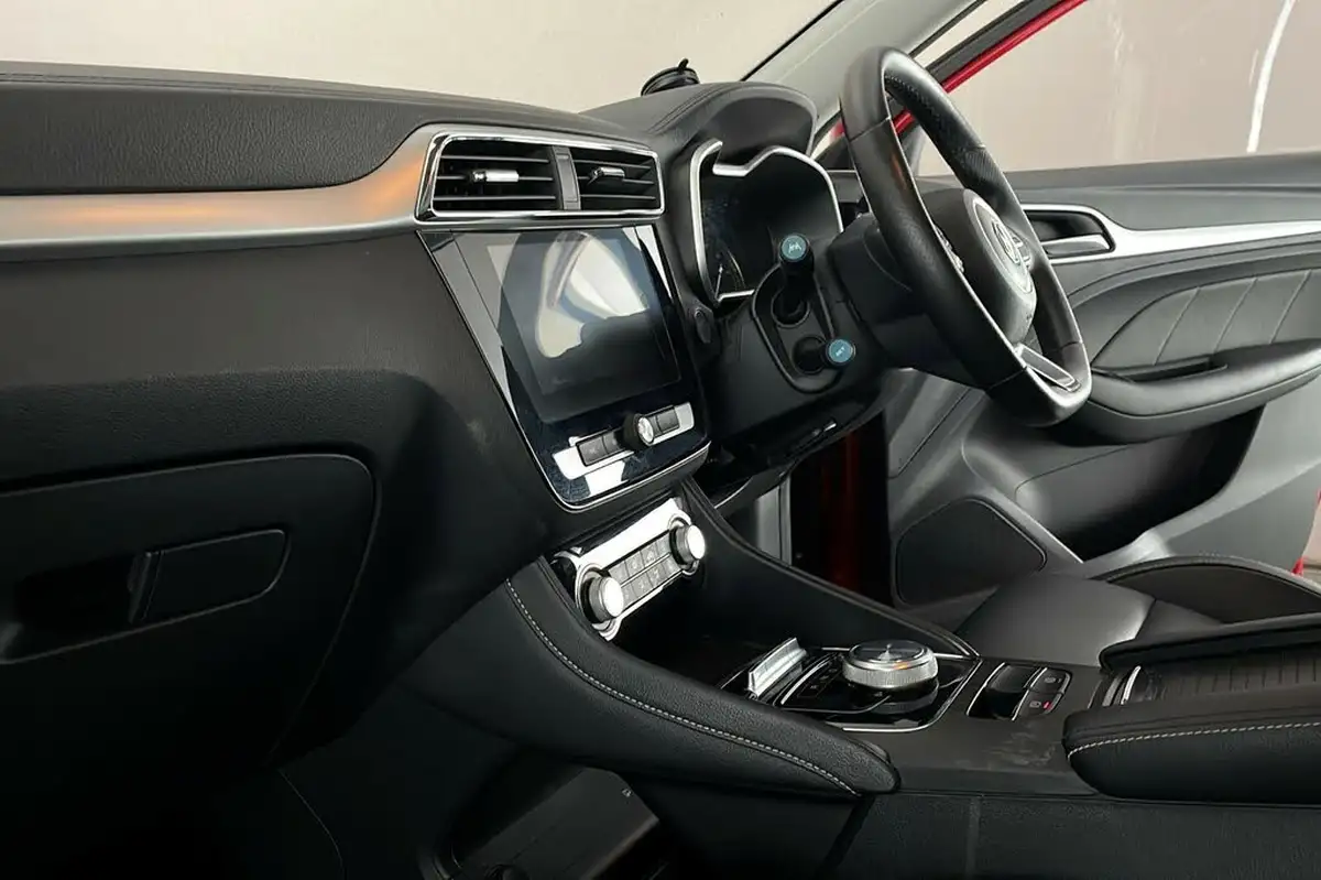 2020-mg-zs-suv-e-exclusive-ev-big-9
