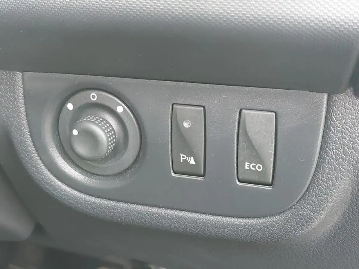 2020-dacia-sandero-stepway-09-tce-se-twenty-big-11
