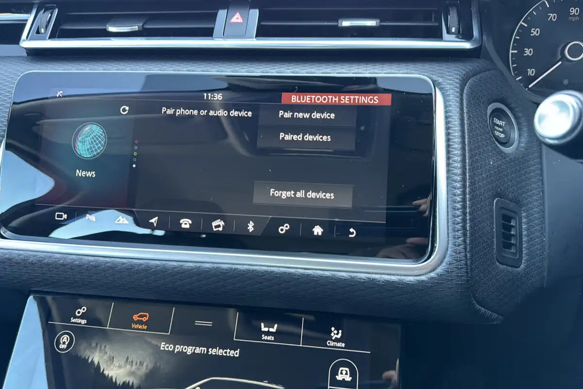 2018-land-rover-range-rover-velar-30-d300-s-ss-big-18