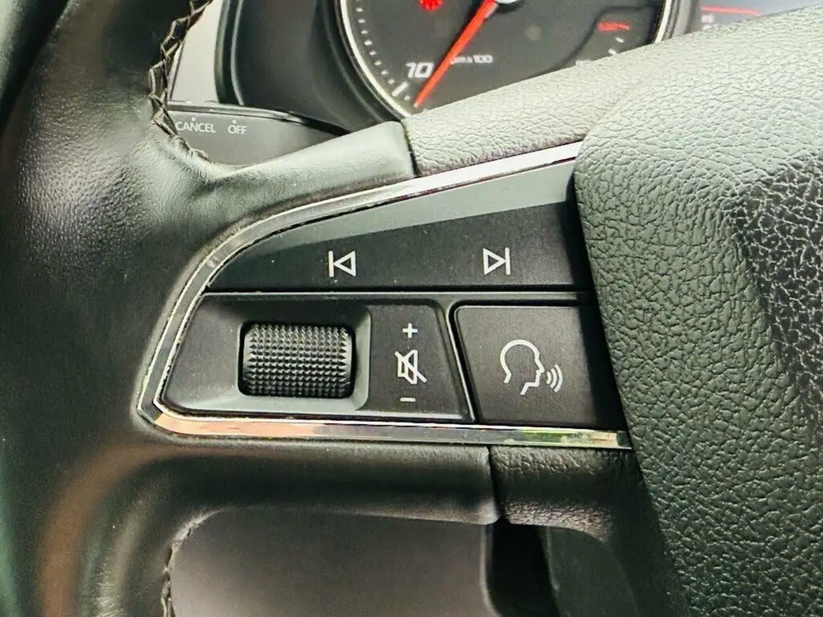 2019-seat-leon-16tdi-se-dynamic-ss-hatchback-dsg-big-16