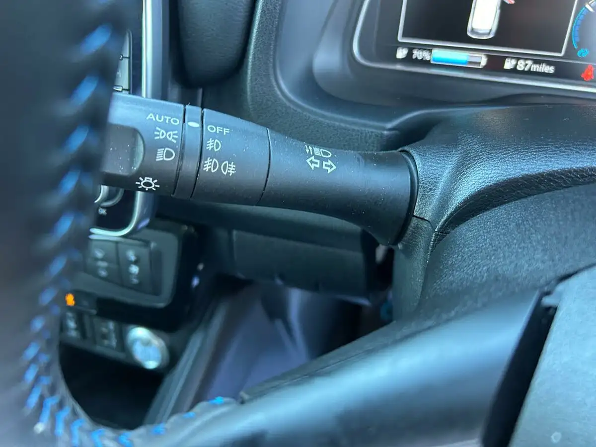 2023-nissan-leaf-e-tekna-39kwh-big-43