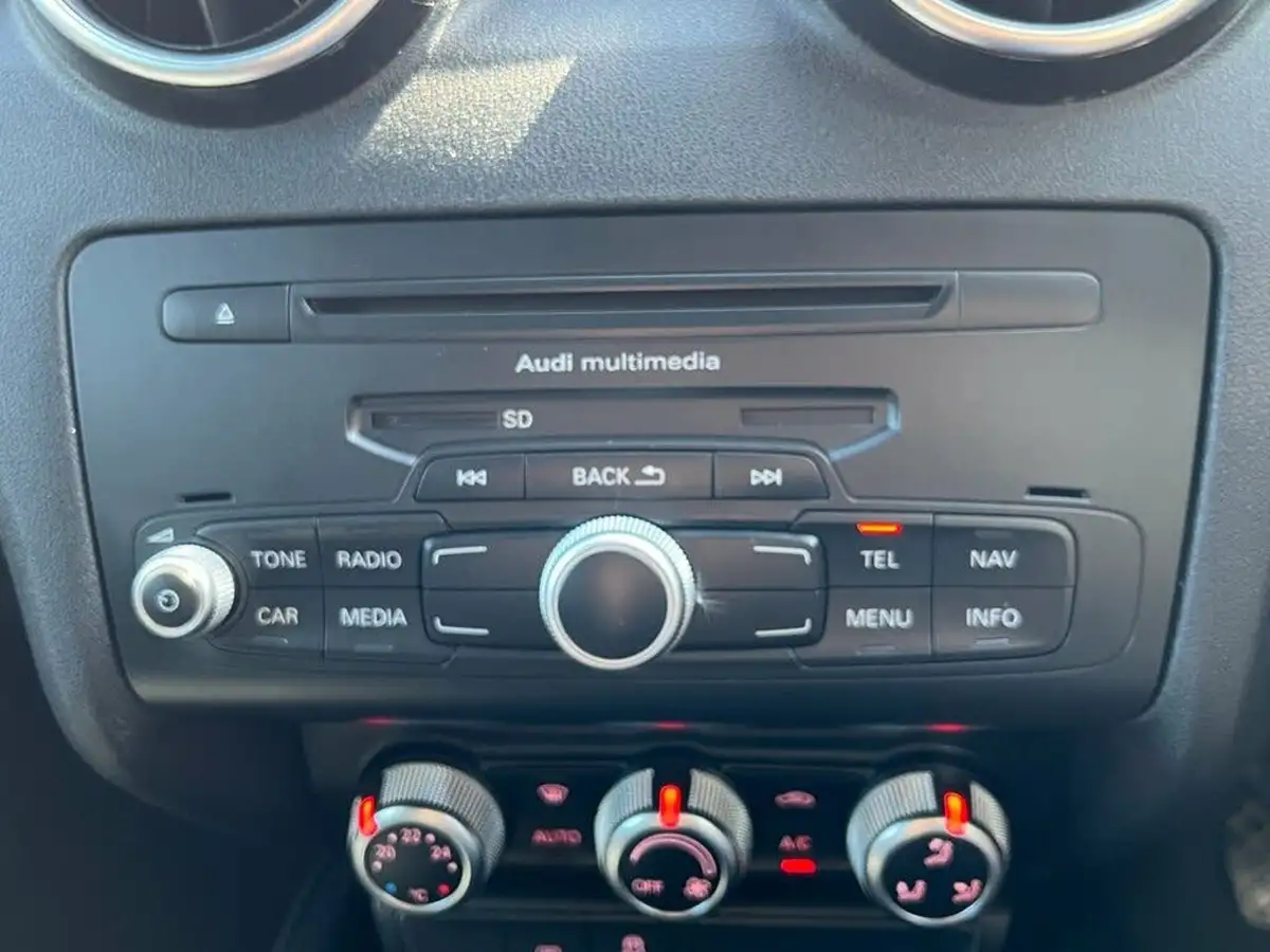 2013-audi-a1-20td-black-edition-hatchback-3d-big-19