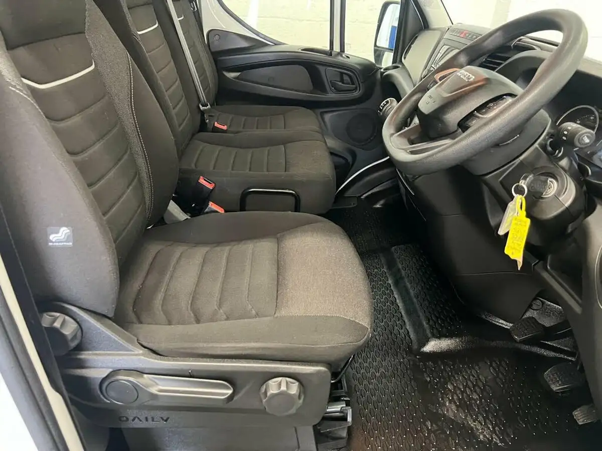 2023-iveco-daily-s-class-23td-35s14v-business-3520mm-h2-136pseu6dt-big-8