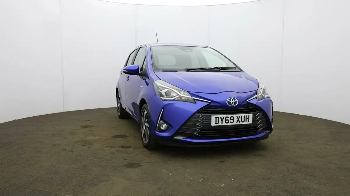 2020-toyota-yaris-15-vvt-i-y20-98bhp-hybrid-1497cc-e-cvt-big-45