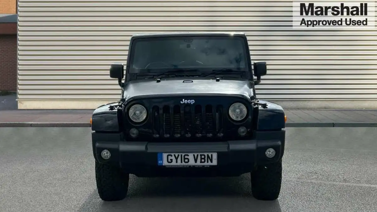2016-jeep-wrangler-28crd-sahara-5d-big-7