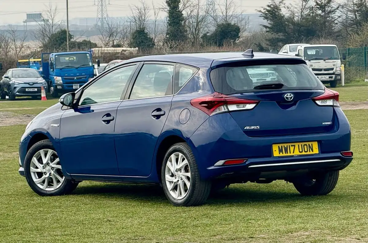 2017-toyota-auris-18-vvt-i-hsd-business-edition-tss-hatchback-big-7