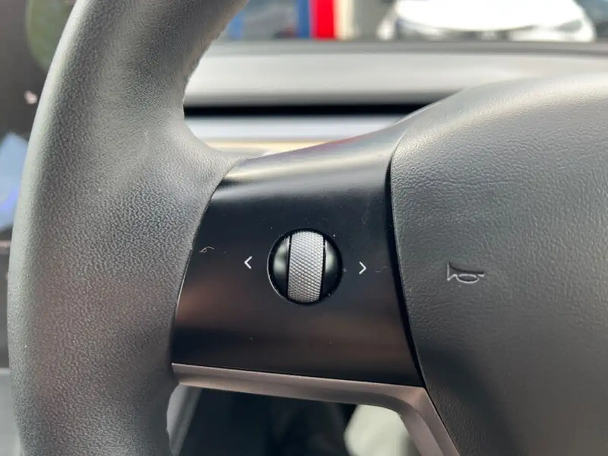 2020-tesla-model-3-e-long-range-big-47