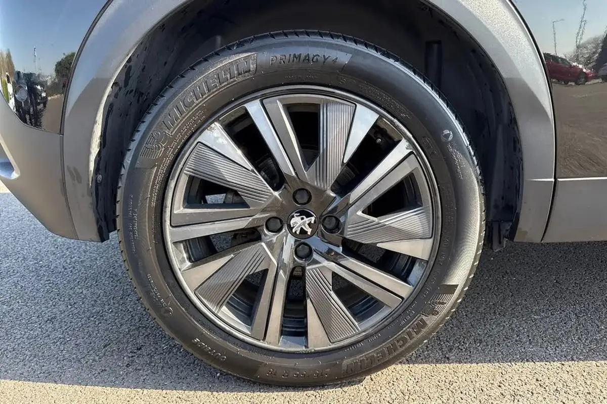 2021-peugeot-2008-suv-e-gt-premium-big-10