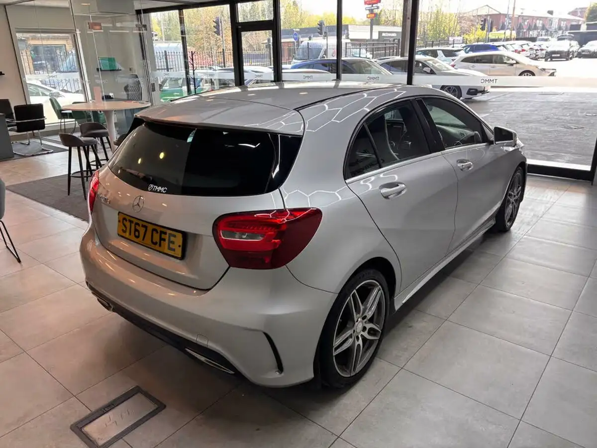 2017-mercedes-benz-a-class-21d-a200d-amg-line-ss-7g-dct-big-11